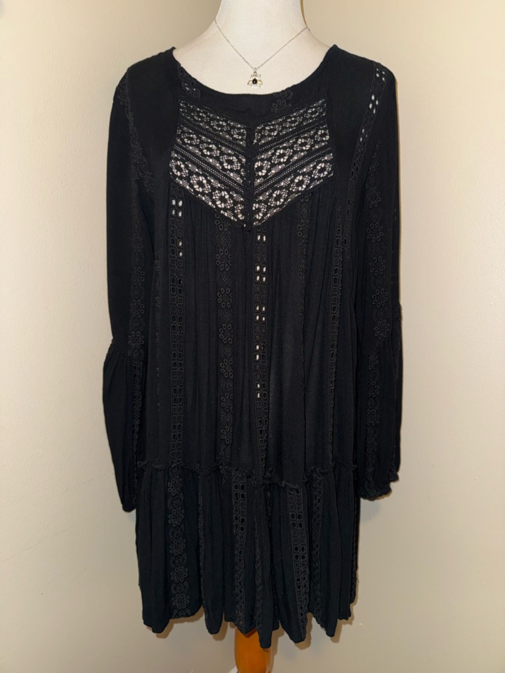 Free People Kiss Kiss Black Embroidered Lace Tunic,Size-Large - Picture 4 of 12